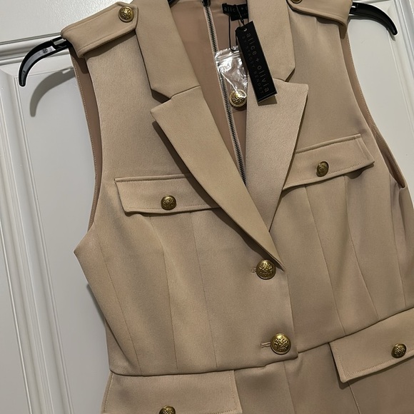 NWT Alice + Olivia Phillis Utility Sleeveless Romper - Size 12 - Picture 6 of 10